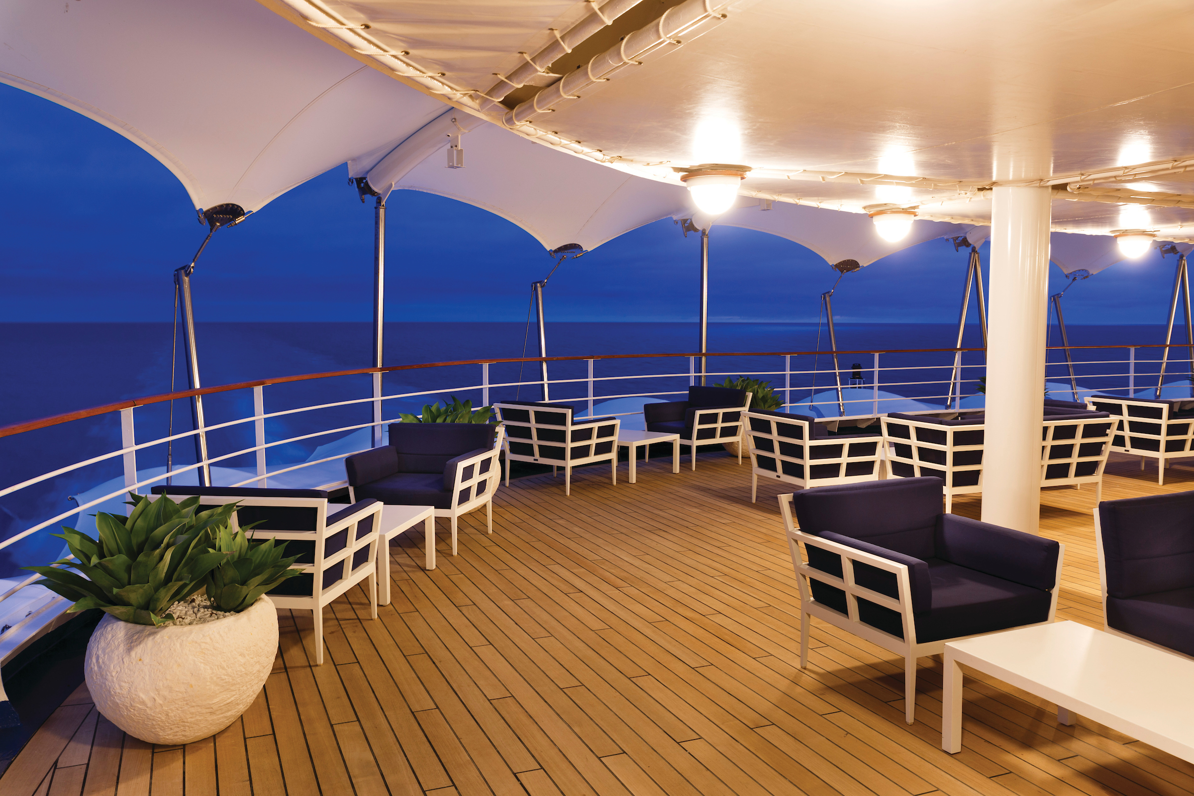 Silversea - Silver Spirit - Panorama Lounge 1.jpg